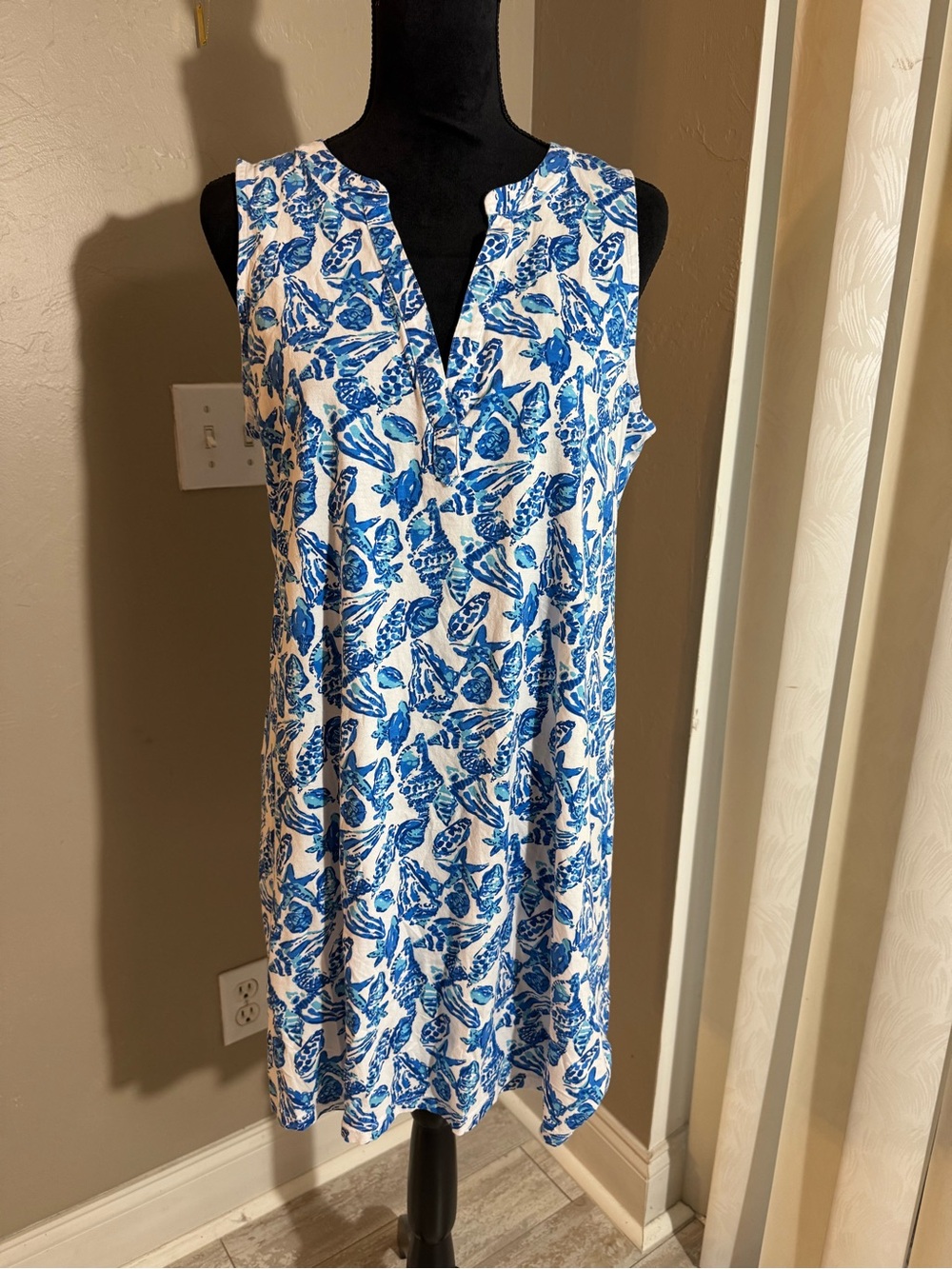 Lilly Pulitzer Blue and White Floral Print Sleeveless Dress